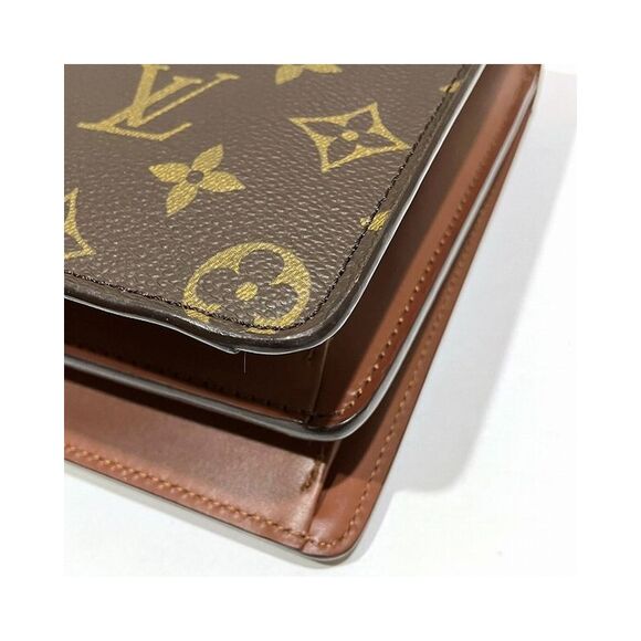 Pre Loved Louis Vuitton  Lockme II Monogram Canvas Handbag - Picture 4 of 8